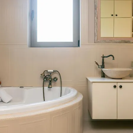 Astarte - Stilvi 4 Bedroom Private With Pool * Akrotiri (Zakynthos)
