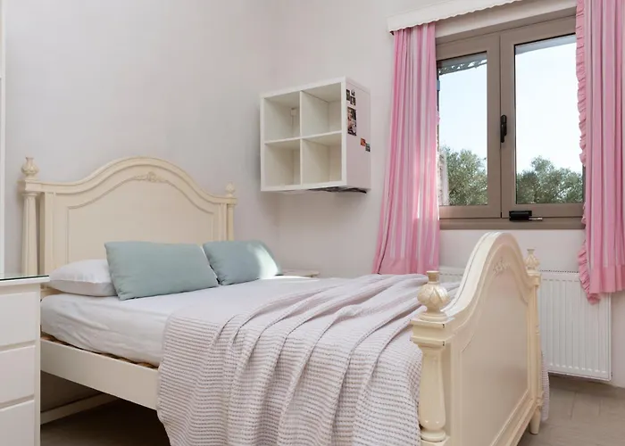 빌라 Astarte - Stilvi 4 Bedroom Private With Pool *